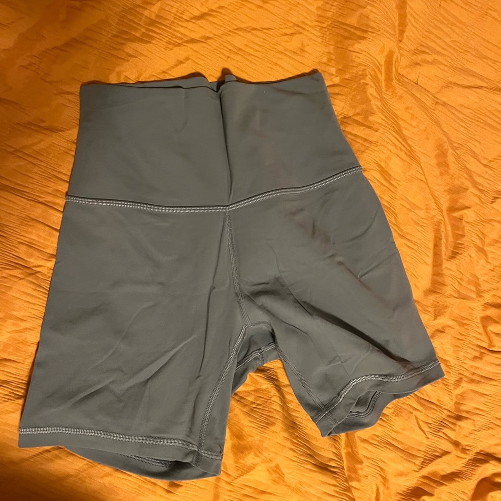 Lulu lemon align shorts